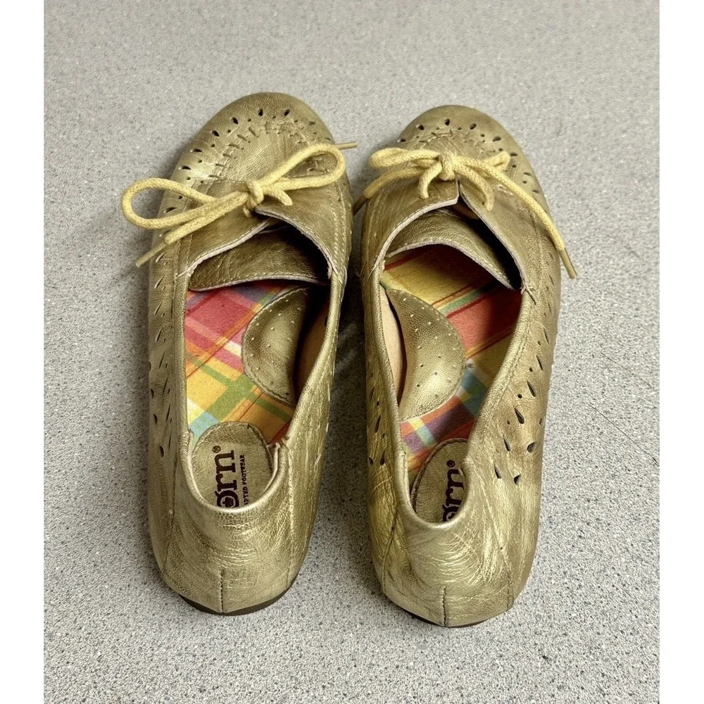 Born Gold Metallic Leather Ballet‎ Flats with Ties Size 6.5